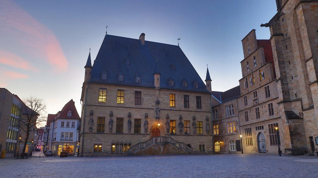 Historisches Rathaus in der Blauen Stunde